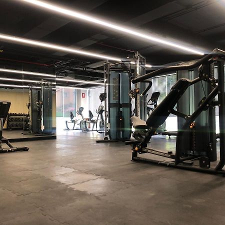 Galeria Plaza San Jeronimo Hotel Mexikóváros Kültér fotó The gym at the hotel