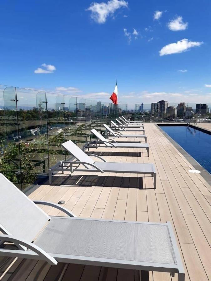 Galeria Plaza San Jeronimo Hotel Mexikóváros Kültér fotó Rooftop pool at the hotel