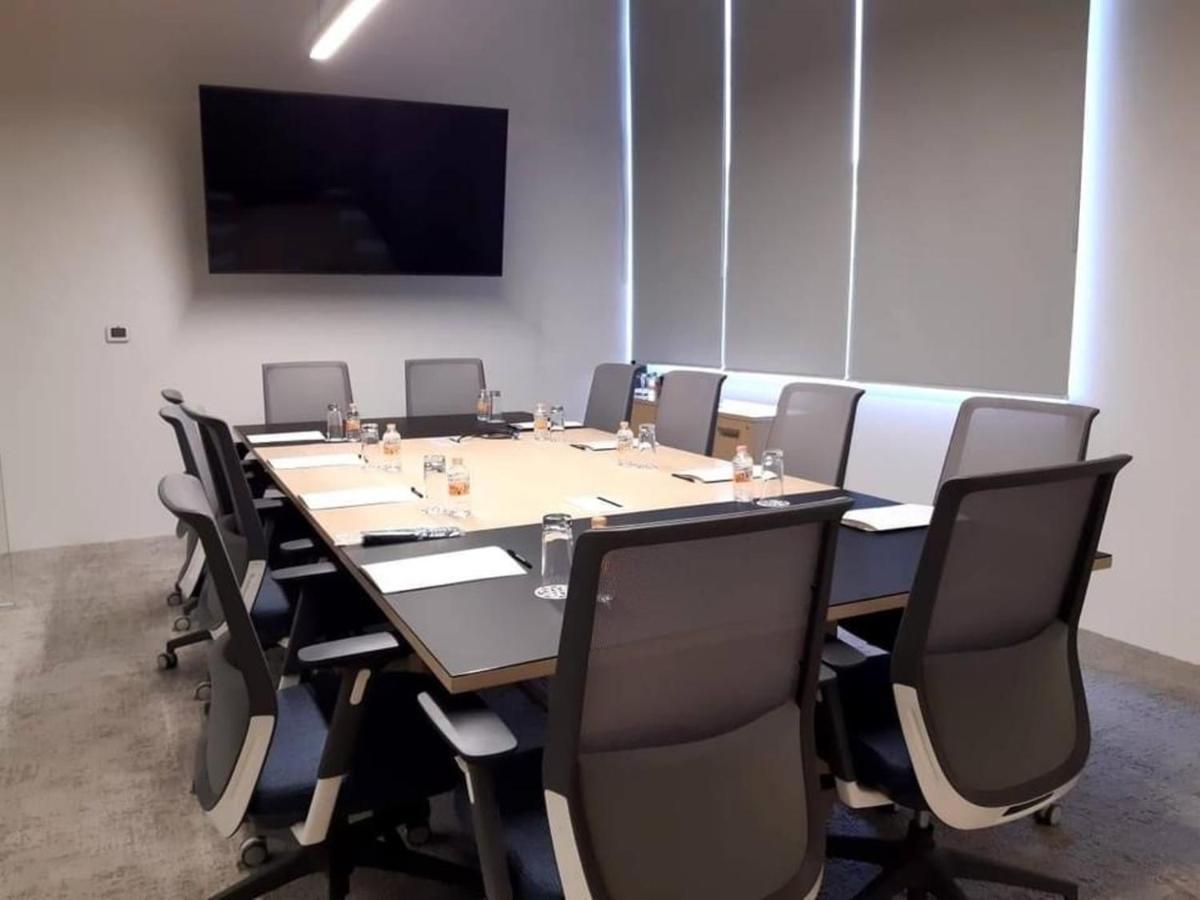 Galeria Plaza San Jeronimo Hotel Mexikóváros Kültér fotó Boardroom at the headquarters of the International Centre for Missing & Exploited Children