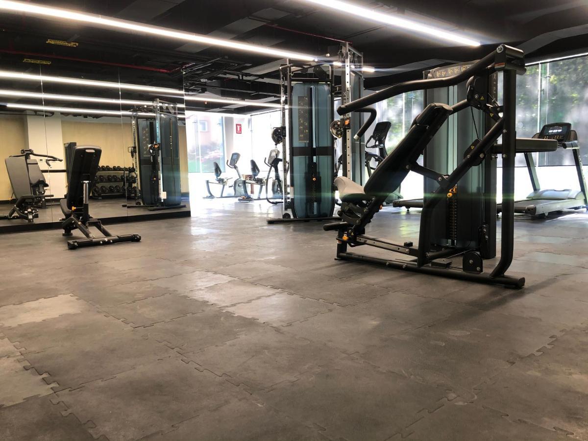 Galeria Plaza San Jeronimo Hotel Mexikóváros Kültér fotó The gym at the 2018 edition of the World Economic Forum