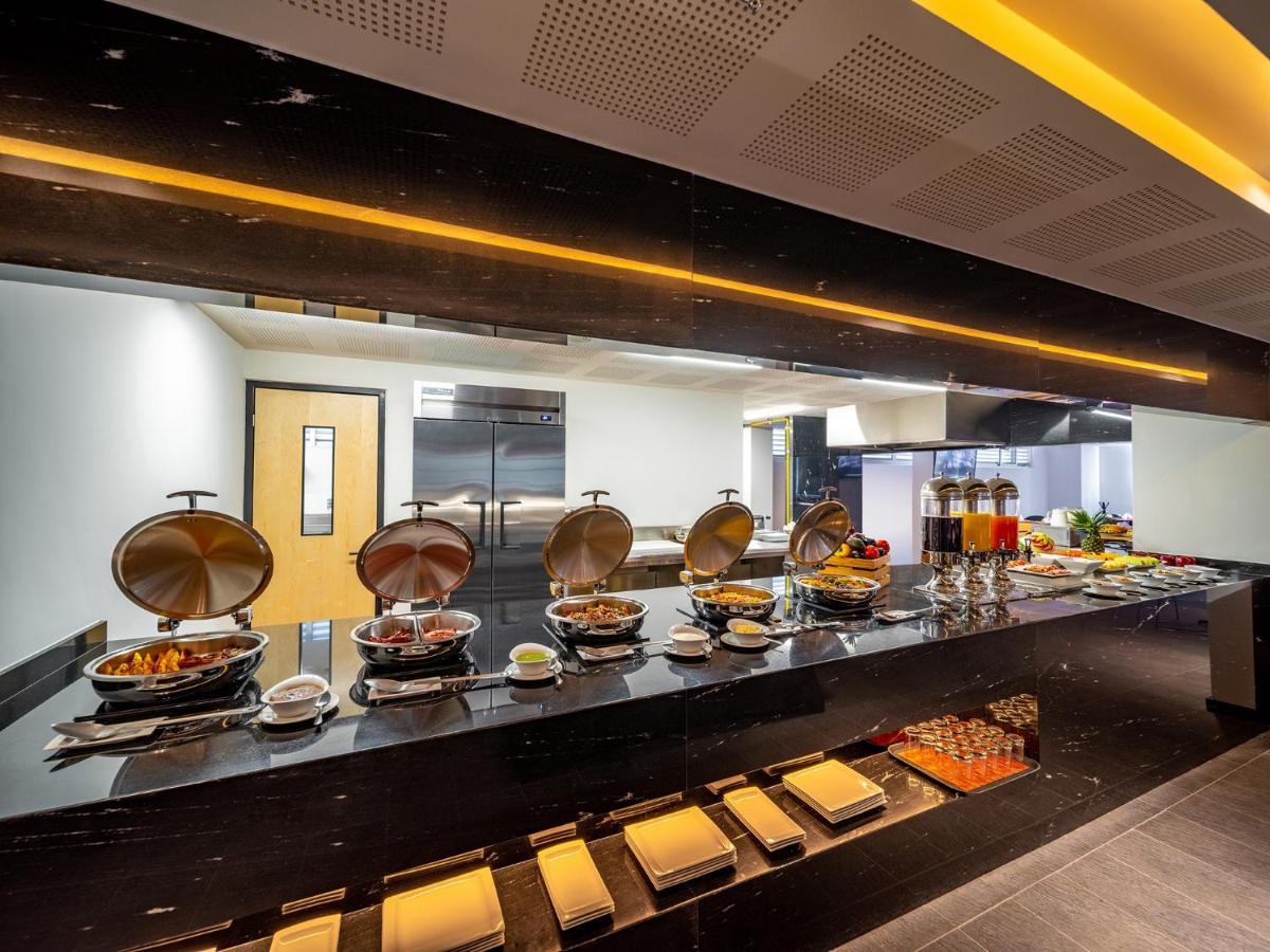 Galeria Plaza San Jeronimo Hotel Mexikóváros Kültér fotó The buffet at the lounge