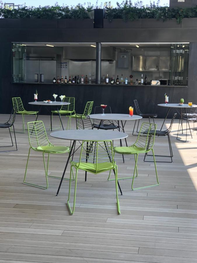 Galeria Plaza San Jeronimo Hotel Mexikóváros Kültér fotó Wire chairs